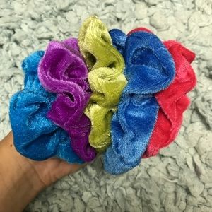 Velvet scrunchie set